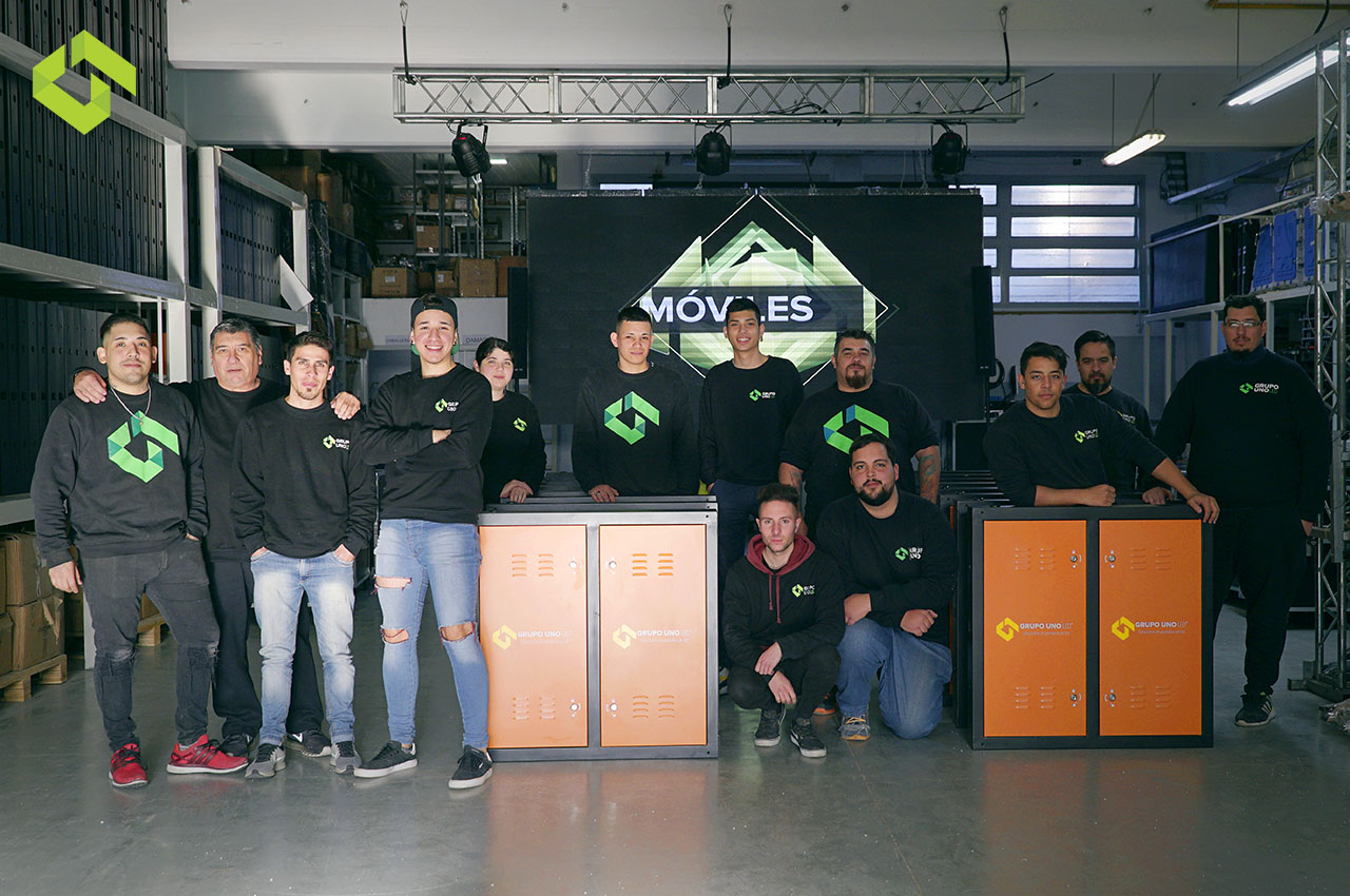 El equipo de Grupo Uno LED recorre más de 10.000 kilómetros por mes.