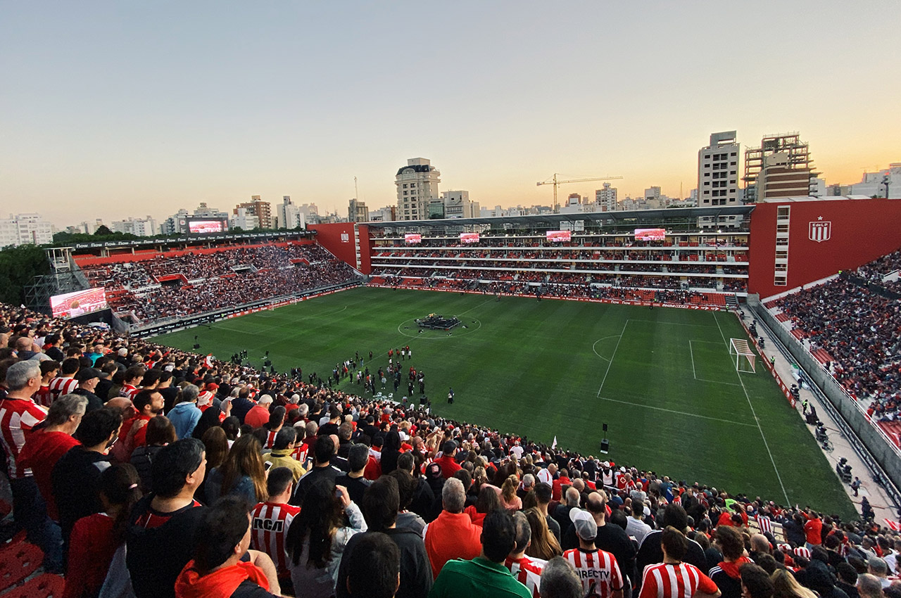 Se inauguró el Estadio Uno y la pantalla LED instalada por Grupo Uno LED.