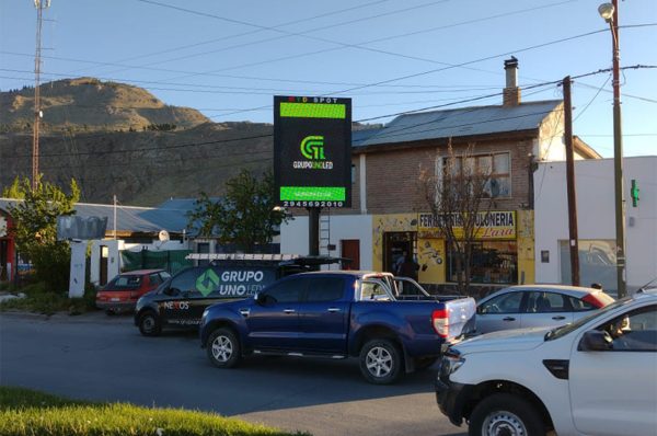 Esquel, Chubut. Pantalla Outdoor 2x3 mts  P10