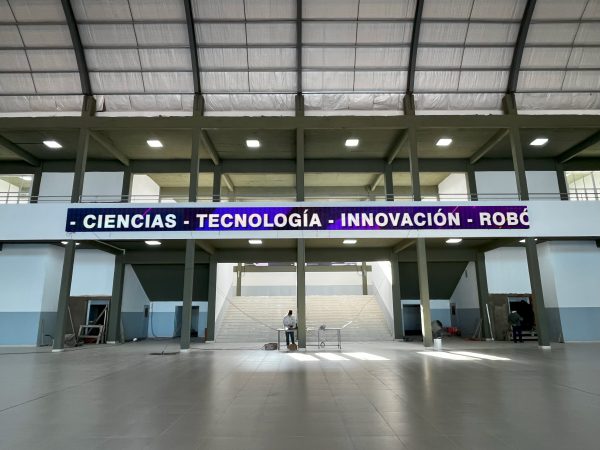 Jose C. Paz, Buenos Aires. Pantalla Indoor 20x1 mts  P3.91