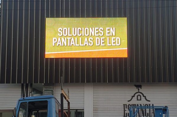 Mataderos, Buenos Aires. Pantalla Outdoor 4x2 mts  P10