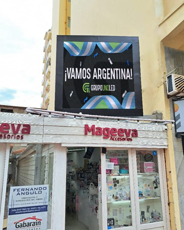 Miramar , Buenos Aires. Pantalla Outdoor 2x2 mts  P10