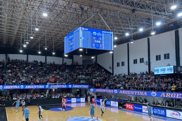  Santiago del Estero , Santiago del Estero. Pantalla Kiss Cam Indoor 4x2 mts  P5