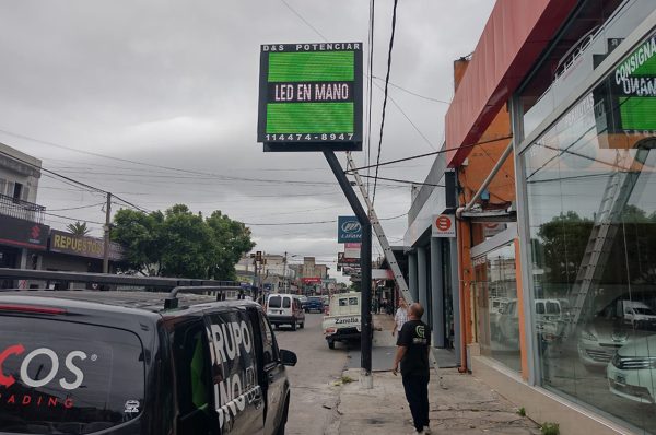 Monte Grande, Buenos Aires. Pantalla Outdoor 2x2 mts  P10