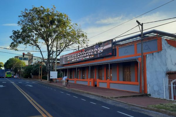 Posadas, Misiones. Pantalla Outdoor 25x2 mts  P10