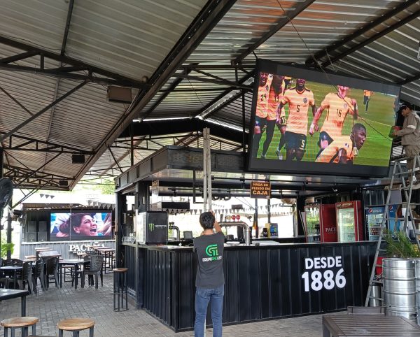 Santa Cruz, Bolivia. Pantalla Indoor 3,20 x 1,80 mts  P5