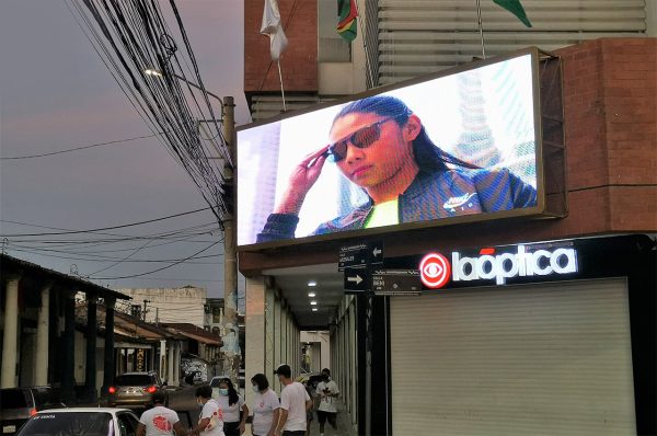 Santa Cruz , Bolivia. Pantalla Outdoor 6x2 mts  P10