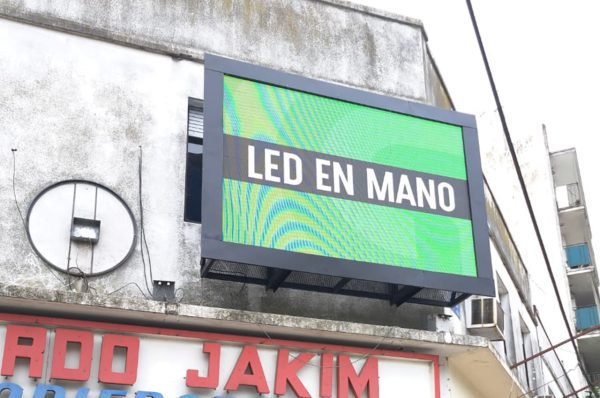 Villa Devoto , Buenos Aires. Pantalla Outdoor 3x2 mts  P5