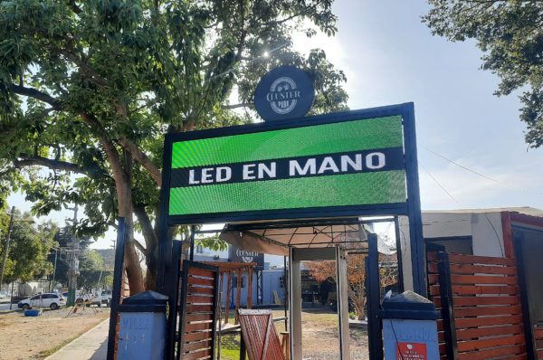 Burzaco, Buenos Aires. Pantalla Outdoor 3x1 mts  P5