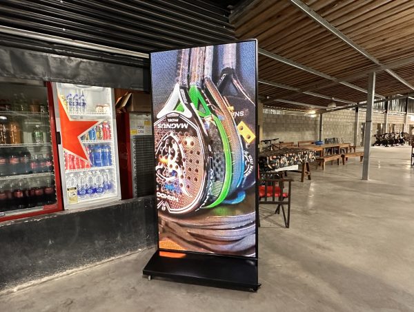 Gral. Rodriguez, Buenos Aires. Pantalla Tótem Indoor 1x2 mts P4
