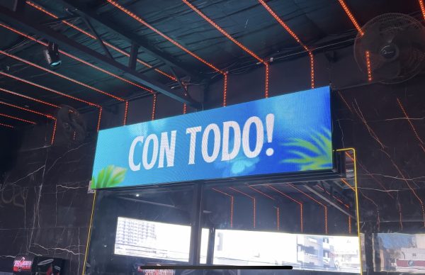 Devoto, Ciudad de Buenos Aires. Pantalla Indoor 3x1 mts  P3.91