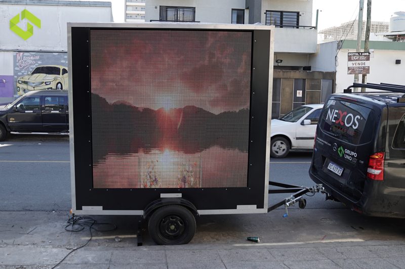 Nuevo trailer con dos pantallas de LED 2x2 P10 en Formosa.